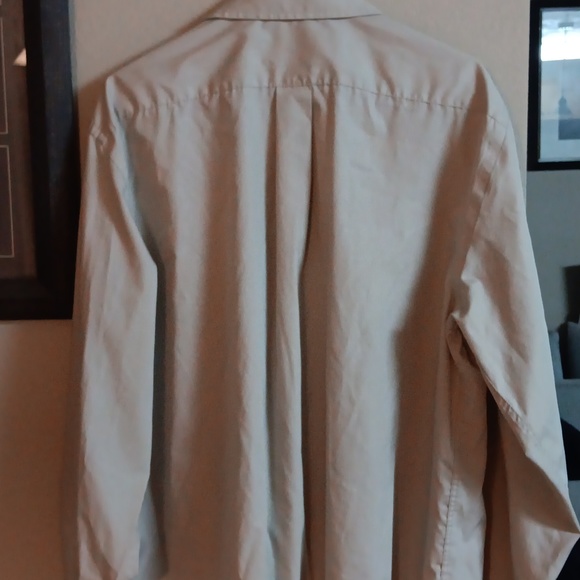 Size XLarge Men's Button Up - Picture 5 of 5